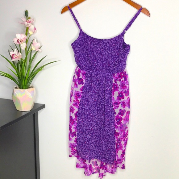 ✨3/$50✨ HP 🥳 Flowers and Butterfly Spaghetti Strap Dress - Picture 3 of 10